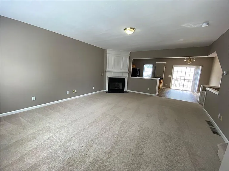 4019 Howell Park Rd — Photo 7