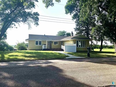 121 Lincoln Ave, Centerville, SD, 57014