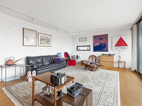 4th image of 566 Commonwealth Ave APT 801