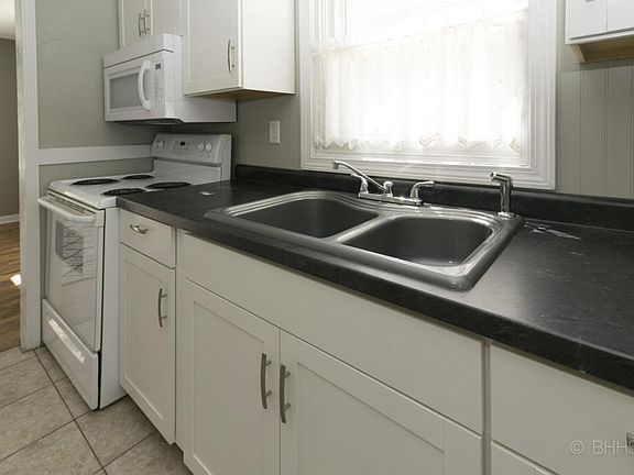 3724AshStreet-105