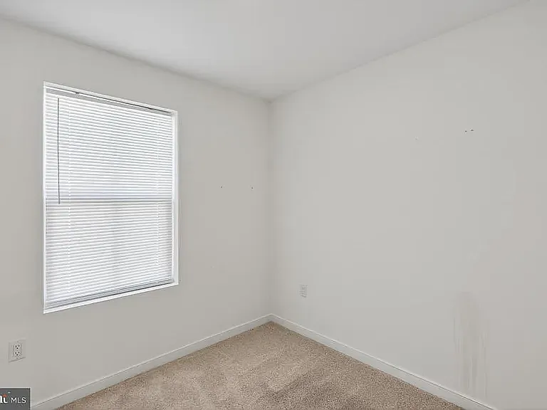 64 Silverbell Ave — Photo 16