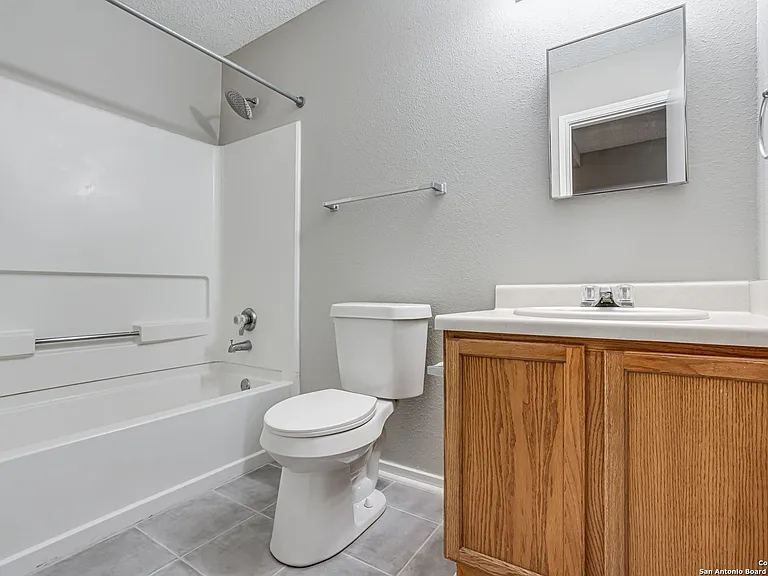 16522 Alwick Ln — Photo 9