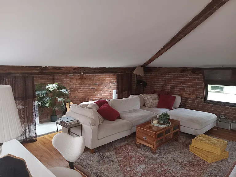 607 Chapel St — Photo 4