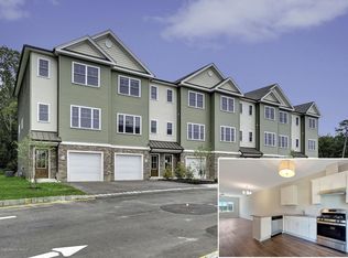 7 Berkeley Xing, Bayville, NJ 08721