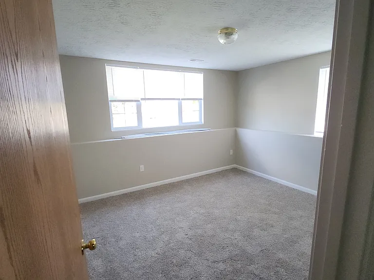 527 Ripple Creek Dr — Photo 1