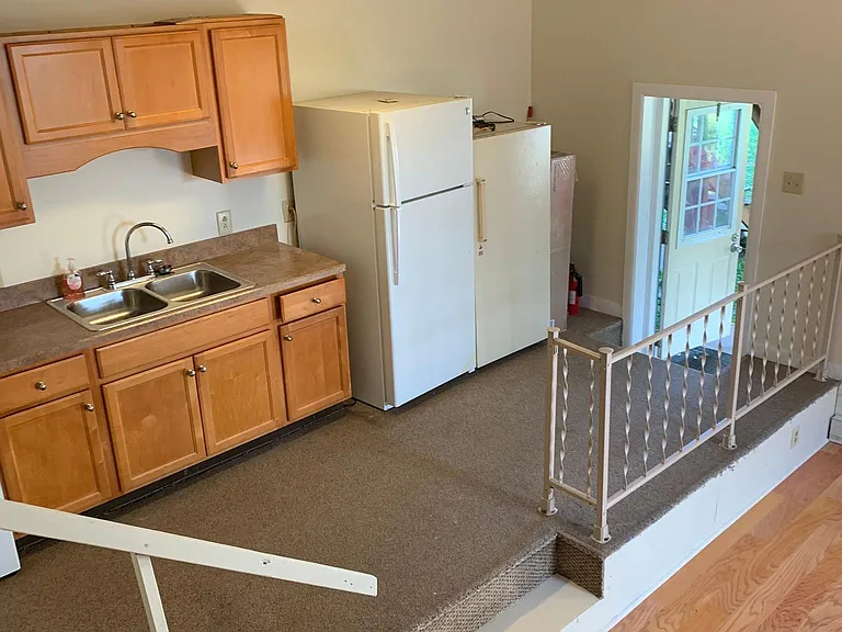 20 W Maple St #4 — Photo 5