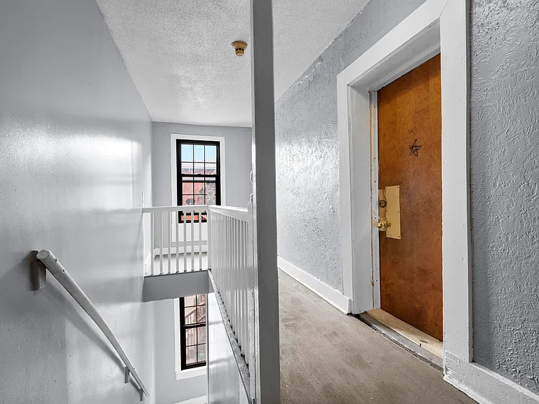 26-28 Lawrence St #26-3 — Photo 12