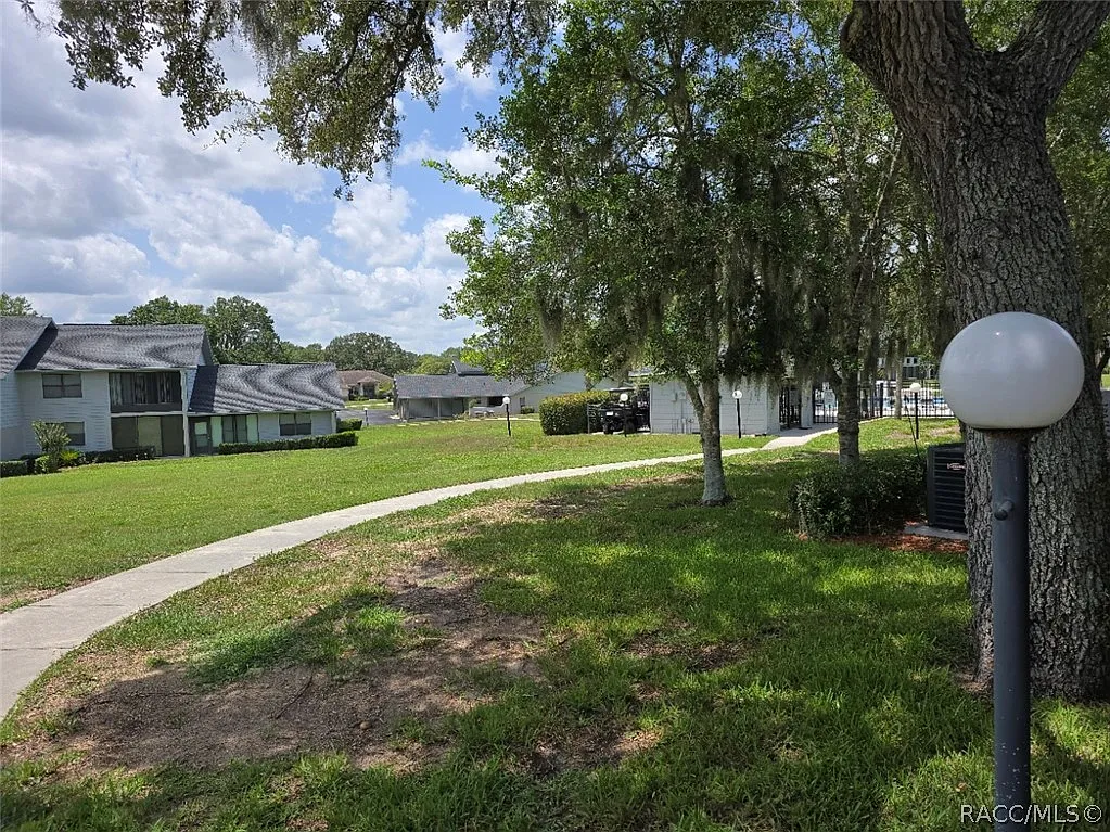 2 bed, 990 sqft, $2,750 — Photo 2