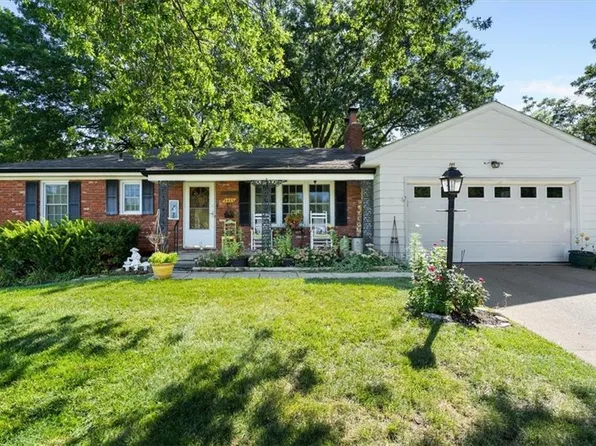 5433 Foster St, Overland Park, KS 66202
