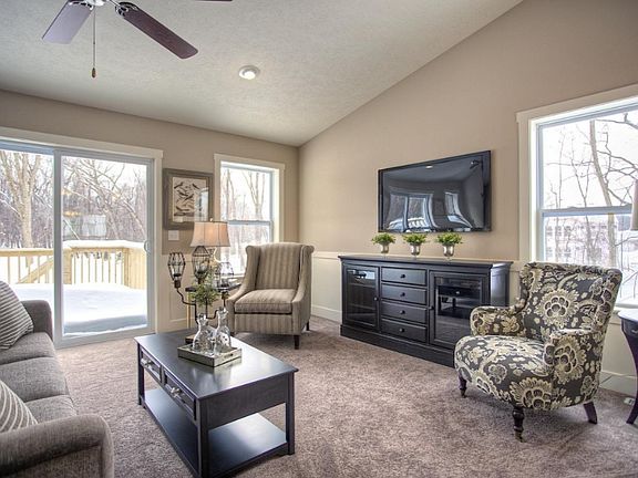 4th image of 59309 Silvergrass Dr