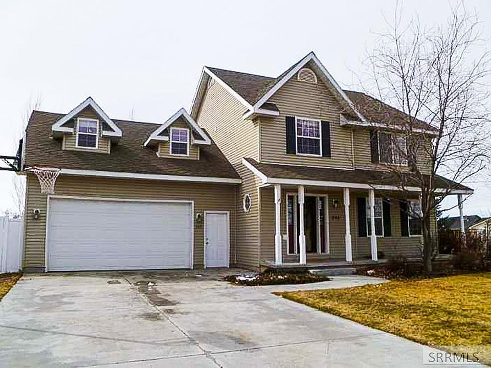 1st image of 645 Hickory Ln