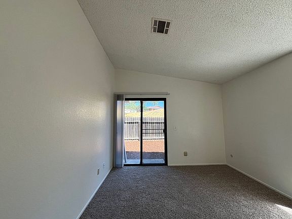 4th image of 309 Oak Meadow Ln