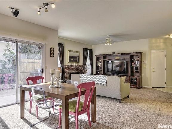 5th image of 127 Camberwell Way