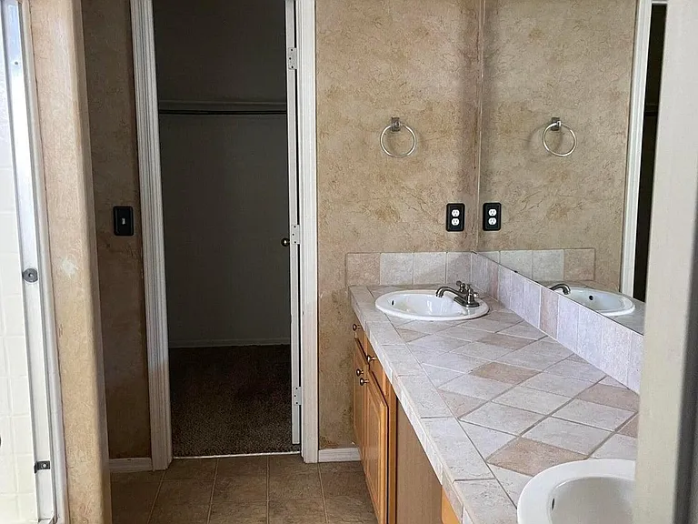 10509 E Olla Ave — Photo 12