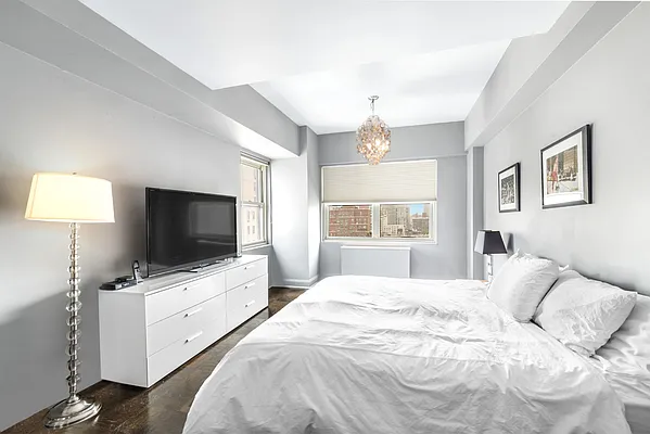 Sold by Compass | media 3