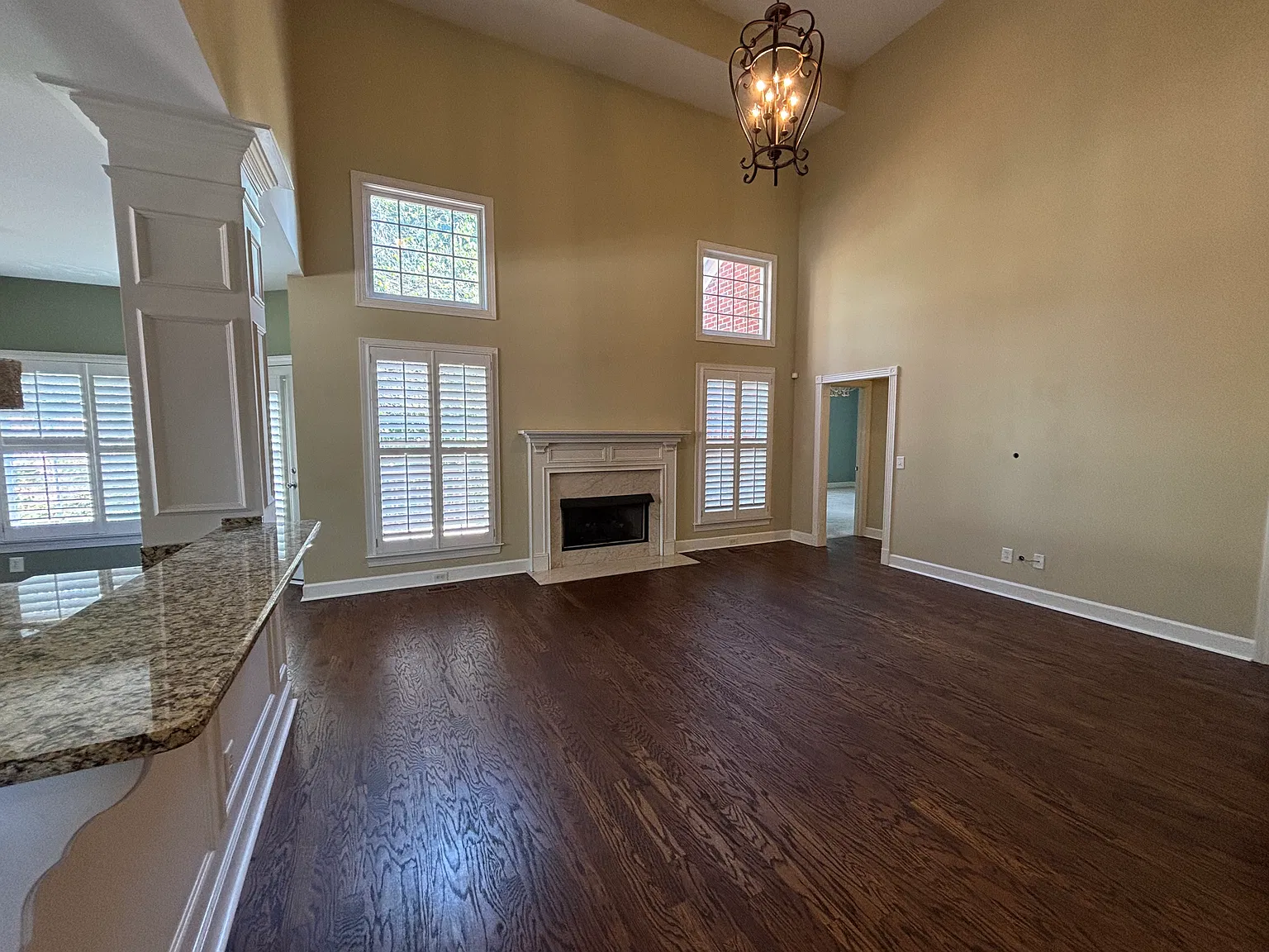 4 bed, 3.5 bath, 3405 sqft, $4,495 — Photo 3