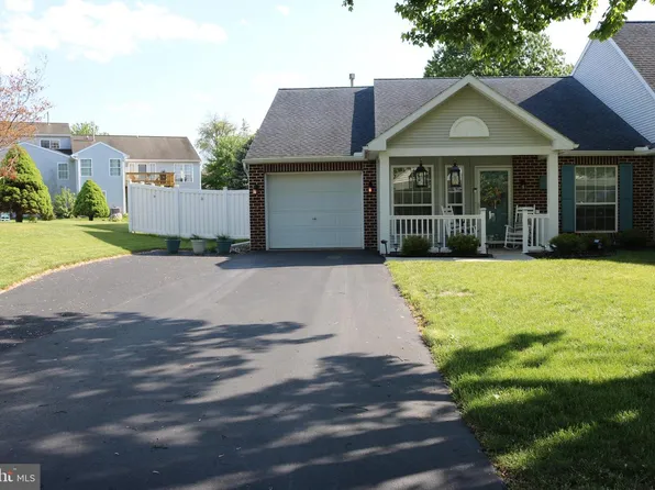67 Greenfield Dr, Carlisle, PA 17015