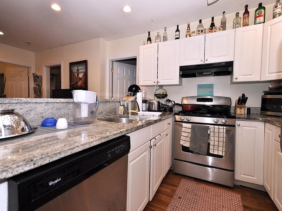1st image of 60 Egmont St #17HG