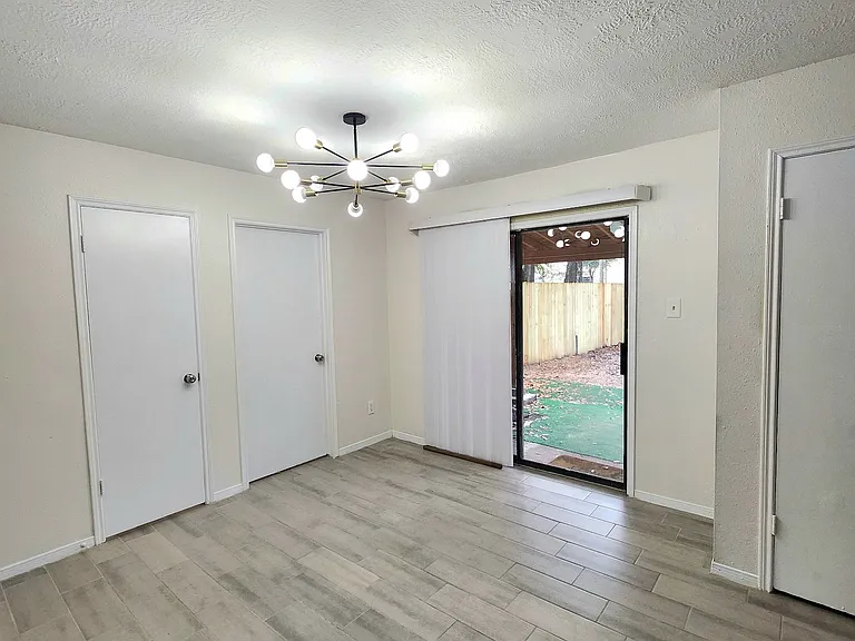 10045 Emerald Creek Dr — Photo 23
