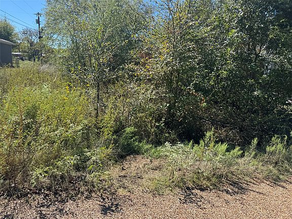 3rd image of Westview Dr