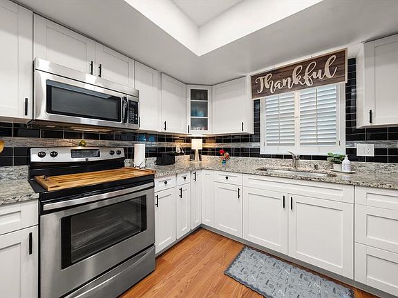 5th image of 1651 S LAKE AVENUE #3