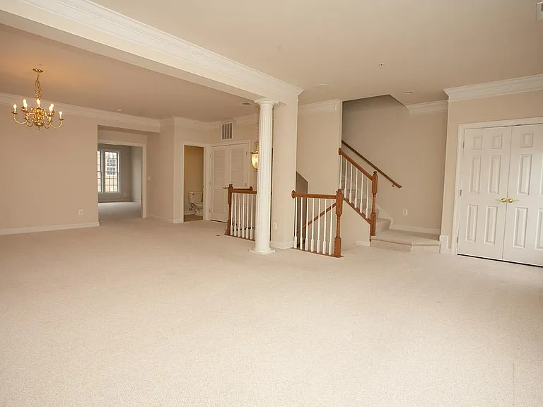 560 Odendhal Ave — Photo 3