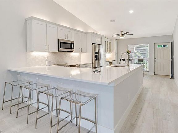 2nd image of 840 Gulf Pavilion Dr #202