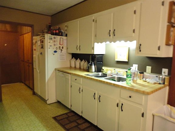 4th image of 820 Maplewood Dr