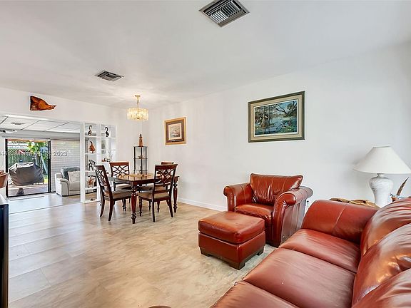 2nd image of 10250 Martinique Dr