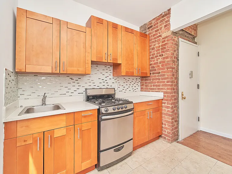 587 W 177th St #43 — Photo 11