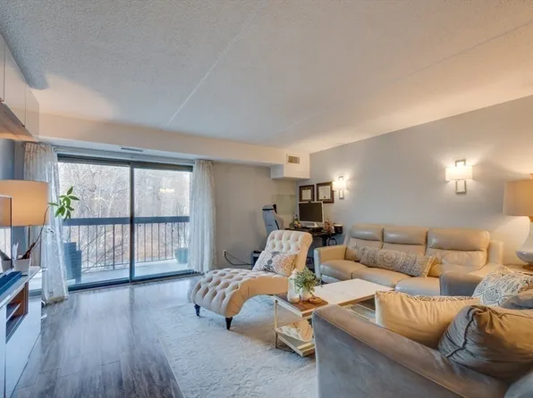 289 Elm St #34B, Medford, MA 02155