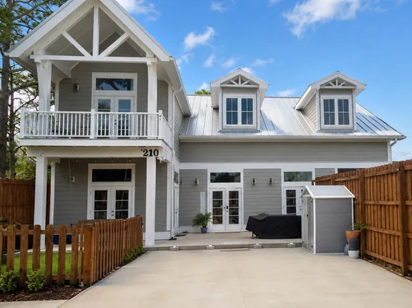 210 Twin Lakes Dr, Panama City Beach, FL 32413