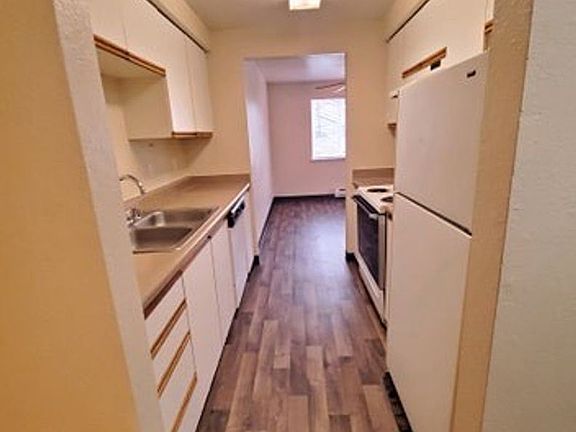 4th image of 815 101st St E #4-203