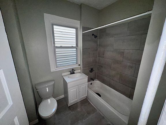 4th image of 76 Eaton Pl #2F