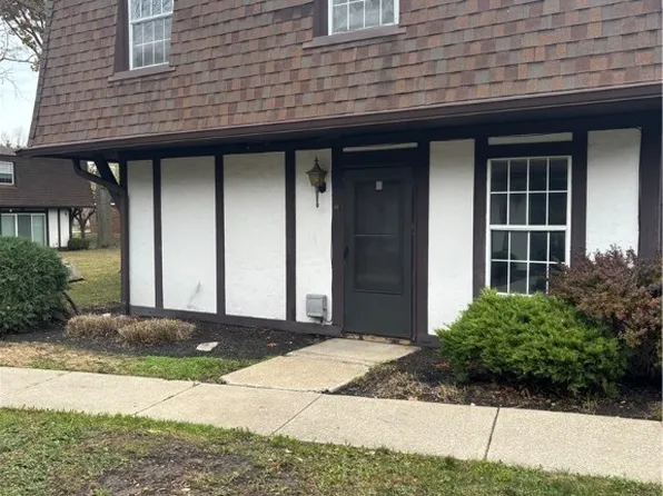1920 King James Pkwy APT 19, Westlake, OH 44145