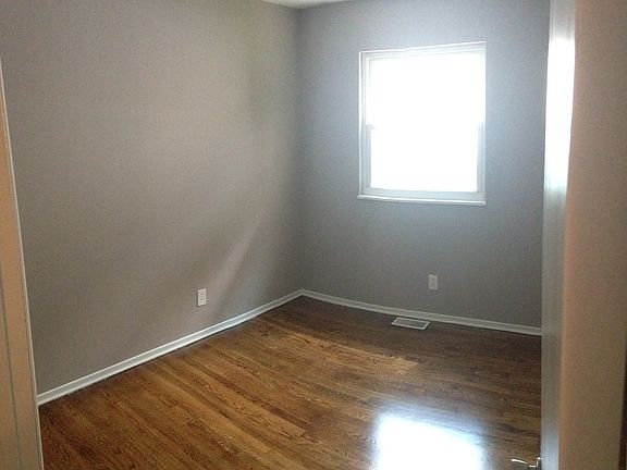 4th image of 1690 Arundel Dr