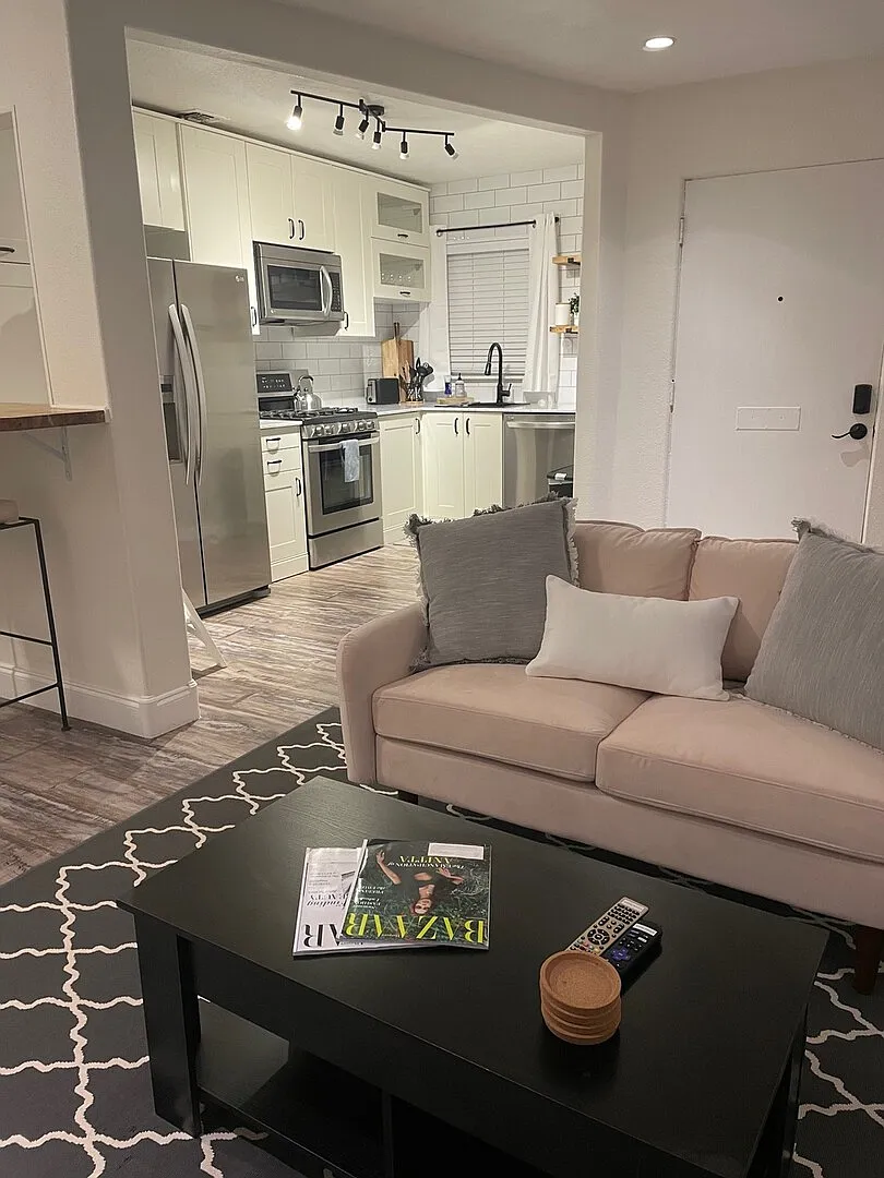 Cozy Condo in Central Phoenix — Photo 1
