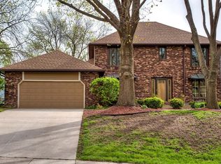 901 52nd St, West Des Moines, IA 50265