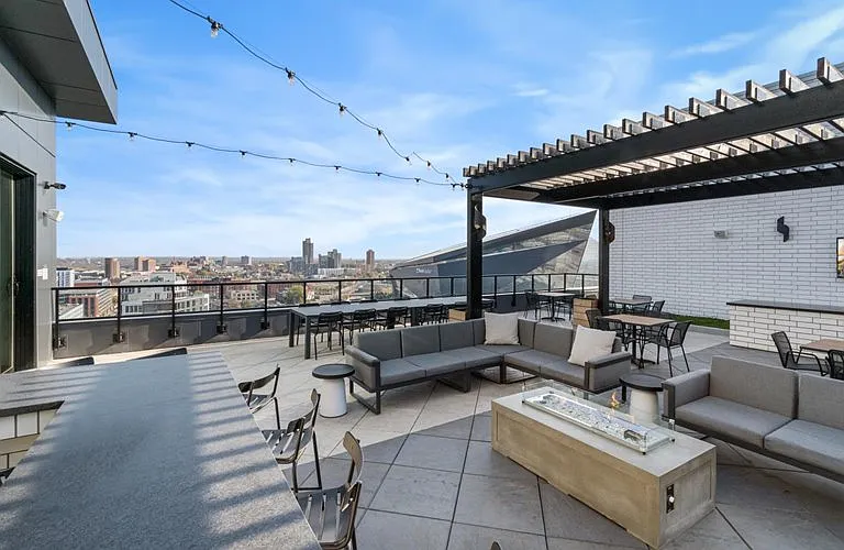 240 Park Avenue — Photo 68