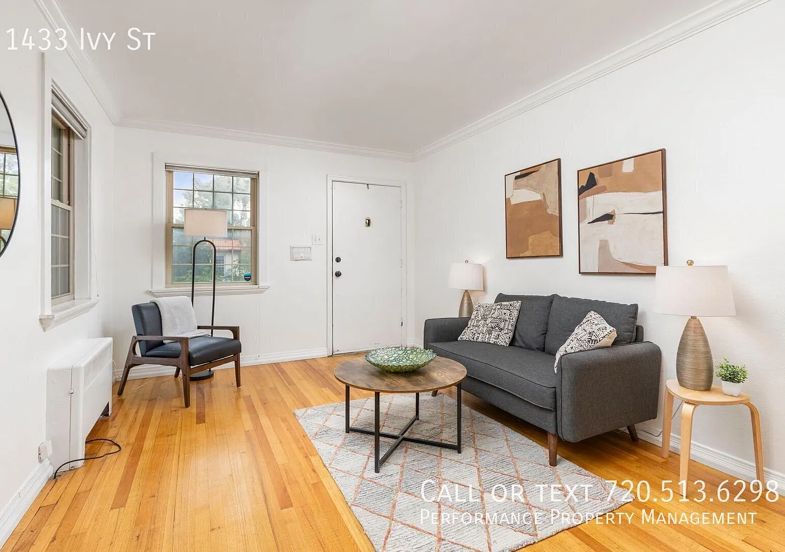 Charming cottage-style townhome in Mayfair — Photo 3