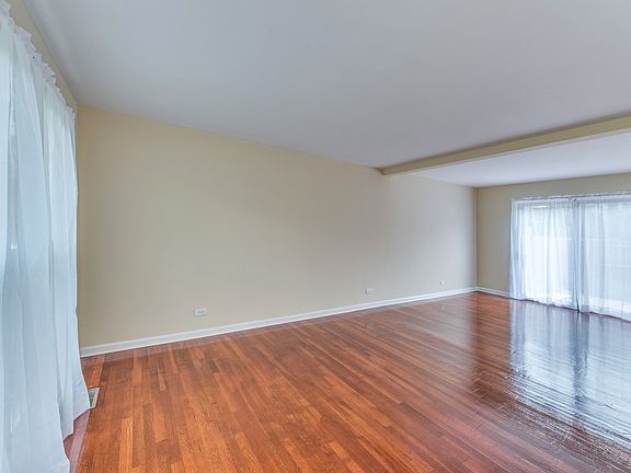 4th image of 2032 Duxbury Ct