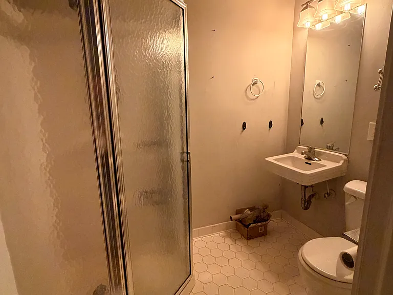 2092 Heckle St — Photo 7