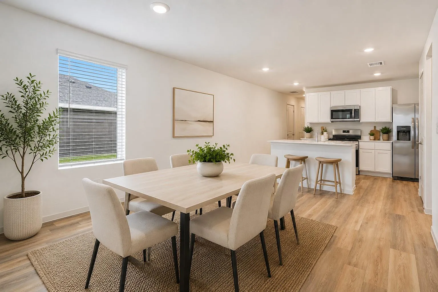 3 bed, 2.0 bath, 1434 sqft, $2,350 — Photo 1