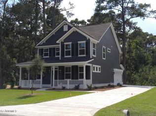 10 Sandpiper Dr, Beaufort, SC 29907