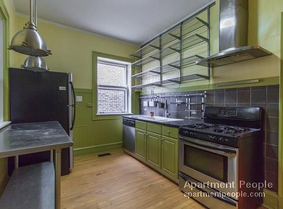 3rd image of 6334 N Wayne Ave #1