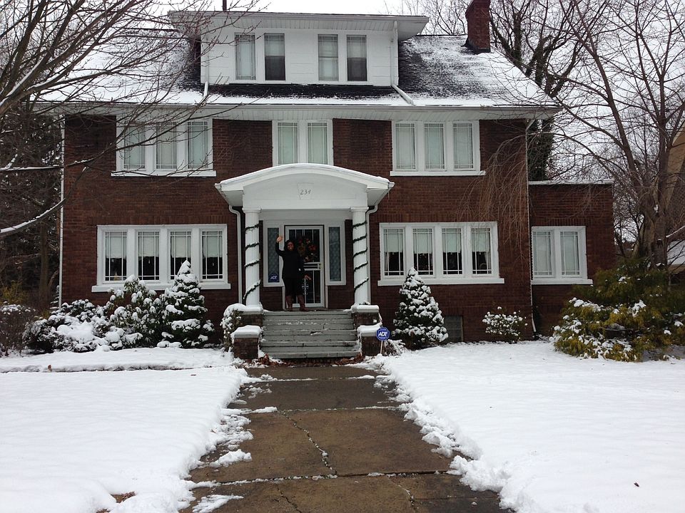 1st image of 234 Storer Ave