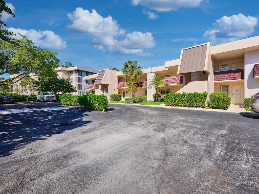 3001 S Palm Aire Drive #107, photo 5