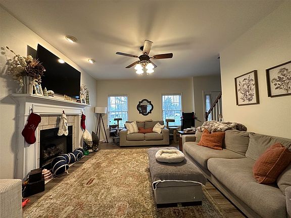 3rd image of 1529 Curling Dr