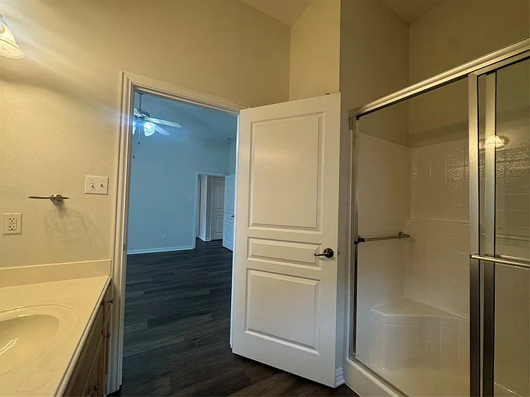 1010 Teresa Ct — Photo 11