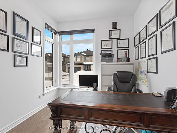 2nd image of 165 Finsbury Ave